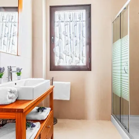 Playa Blanca Sleeps 6 Pool Air Con Wifi Villa Playa Blanca (Lanzarote)