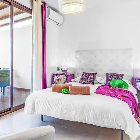 Playa Blanca Sleeps 6 Pool Air Con Wifi Villa *
